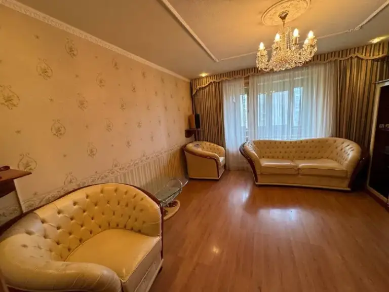 Продажа 3х комнатной квартиры с ремонтом в куйбышевском районе (топаз)‼️
Статус - твой выбор в мире недвижимости!🤝
📍Г. Донецк, ул. Церетели
(Куйбышевский район, топаз)
✅Этаж: 6/9
✅Отличная планировка (просторные, светлые комнаты; два больших балкона)
✅Хорошее состояние квартиры
✅Обновленные коммуникации
✅Вода по графику
✅Хорошо развита инфраструктура: (рядом супермаркеты, аптеки, больницы, остановка общественного транспорта)
💸 7 300 000 ₽
☎️+79495753652
📞+79490774949 - фотография - 2