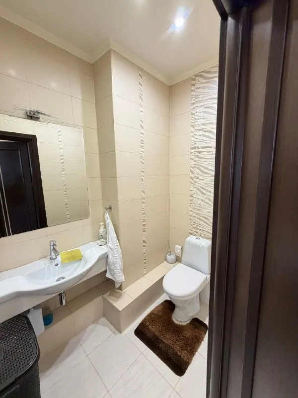 🏡Продаётся 3-трехкомнатная квартира
🌇Город: донецк днр
🏙️Район: киевский р-н
🗺Проспект панфилова 21, жк центральный

• Этажность–3/17 жилого дома
• Общая площадь–107 м2

• В квартире два санузла, квартира продаётся с мебелью и бытовой техникой
• Установлен накопительный бак на 1.000 литров воды
• В доме есть консьерж
• Документы готовы
🔥Собственник

💴Цена: 16🍋500.000 рублей
☎️+7(949) 437-66-89

📨Подписаться - фотография - 10