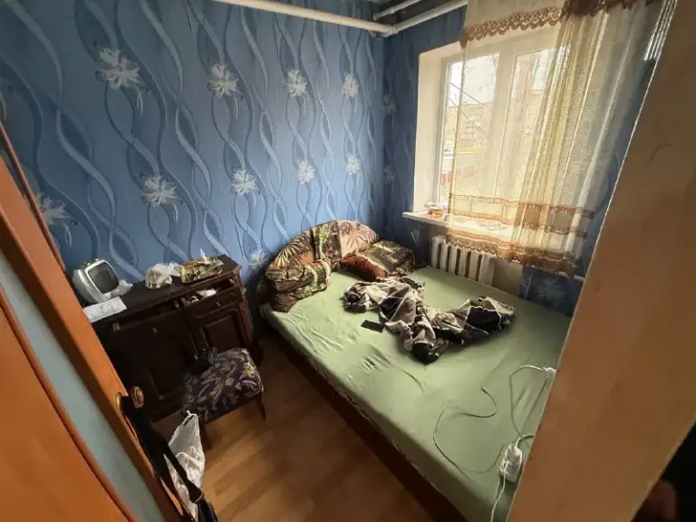 Продажа чистой и уютной 3х комнатной квартиры на проспекте партизанский ! Киевский район !

📌Этаж 4/4

📌Вода согласно графику
📌Квартира теплая.
📌Окна металлопластик
📌Большой балкон

Инфраструктура:
Школа и детский сад!
У дома - магазины и остановка общественного транспорта !

Документы готовы ! Прописанных нет !

+79495753652 - фотография - 3
