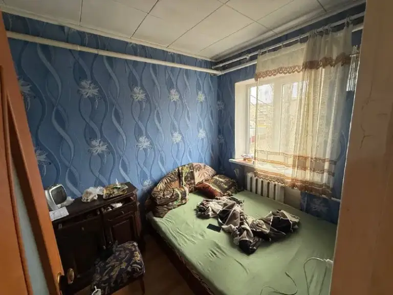 Продажа чистой и уютной 3х комнатной квартиры на проспекте партизанский ! Киевский район !

📌Этаж 4/4

📌Вода согласно графику
📌Квартира теплая.
📌Окна металлопластик
📌Большой балкон

Инфраструктура:
Школа и детский сад!
У дома - магазины и остановка общественного транспорта !

Документы готовы ! Прописанных нет !

+79495753652 - фотография - 4