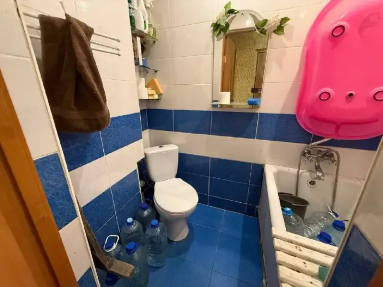 Продажа чистой и уютной 3х комнатной квартиры на проспекте партизанский ! Киевский район !

📌Этаж 4/4

📌Вода согласно графику
📌Квартира теплая.
📌Окна металлопластик
📌Большой балкон

Инфраструктура:
Школа и детский сад!
У дома - магазины и остановка общественного транспорта !

Документы готовы ! Прописанных нет !

+79495753652 - фотография - 9
