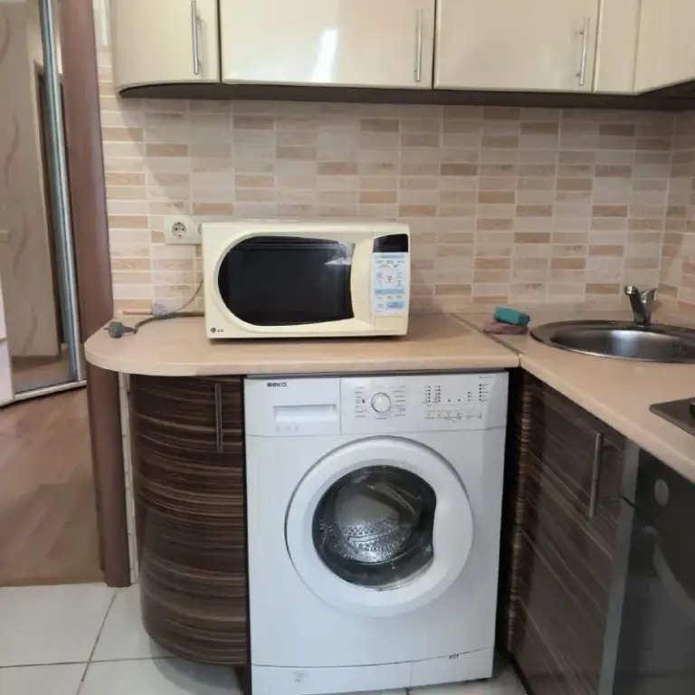 Продам 1 ком. Квартиру с евро ремонтом от собственника❗️

🌇Донецк, калининский район, проспект ильича 56.📌

✅Квартира 35м. Кв, жилая 17м. Кв. , кухня 6м. Кв.
✅2 Этаж 5ти этажного дома.
✅Квартира полностью укомплектована мебелью и техникой.
❗️Все остается новому владельцу.
📍В пешей доступности остановка общественного транспорта, магазины, супермаркет, парк отдыха, больниц. .. Ез комиссии

💰Цена: 3 500 000 рублей

📲☎️+79881376089 Анастасия

Подписаться  |  📩дать объявление
📲Наш max - фотография - 9
