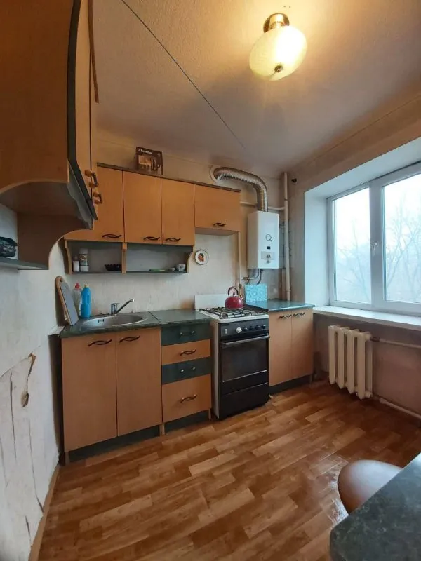 Продажа от собственника
Однокомнатной квартиры
🌇В киевском районе г. Донецка, ул. Университетская (между парком кованных фигур и трц донецк сити). 📌
✅Общая площадь 32,7 м. Кв. Кухня 6 кв. М. Балкон.
✅Квартира расположена на 3 этаже 5 этажного кирпичного дома. Не угловая. Тёплая!
👍Квартира в жилом состоянии, продается с мебелью.
📍Развитая инфраструктура, школа, магазины, удобная транспортная развязка.
📑Документы готовы, росреестр никто не прописан.
Без комиссии агентсва❗️
💰Цена 3 200 000 рублей
Подробности по тел:
📲☎️+79493810168 Собственник
Подписаться | 📩дать объявление
📲Наш max - фотография - 5