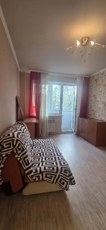 Сдаю долгосрочно!!!
Четырёхкомнатную квартиру

🌇Кировский район г. Донецка,
Текстильщик 📌

✅Квартира просторная и светлая
✅В квартире вся мебель, быттехника, гардеробная, посудомоечная машина, 3 лоджии,
✅3 Этаж, устанавливается накопительная система воды
✅Отличная инфраструктура

💰Стоимость 50 000 р. /месяц, дополнительно оплачиваются коммунальные платежи.

📲☎️+79493837193 Виктория ан
📲☎️+79384613180 (Тг, макс)

Подписаться  |  📩дать объявление
📲Наш max - фотография - 3