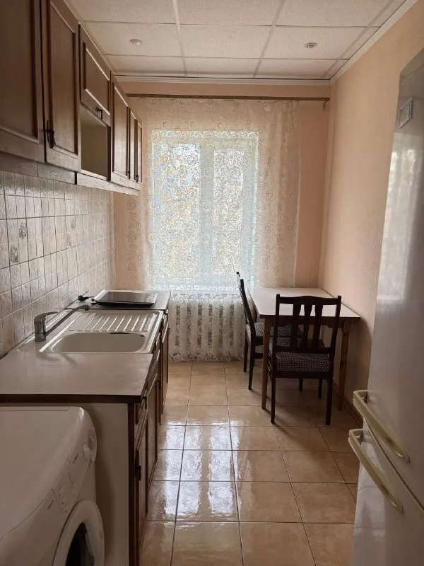 Продам 3-х комнатную квартиру
От собственника продажа❗️
🌇Донецк, в микрорайоне мирный конечная 17 маршрута, кировский район. 📌
✅2 Этаж 2-х этажного дома.
📍Рядом опс, рынок, школы, больница.
💦Вода ежедневно.
✅Всё, что нужно для жизни, – в шаговой доступности.
✅3 Отдельные комнаты: (16,9/11,6/10,9 кв. М)
Документы готовы к сделке
💰 Цена: 3 500 000 ₽
📲☎️+79493975595
Подписаться | 📩дать объявление
📲Наш max - фотография - 5