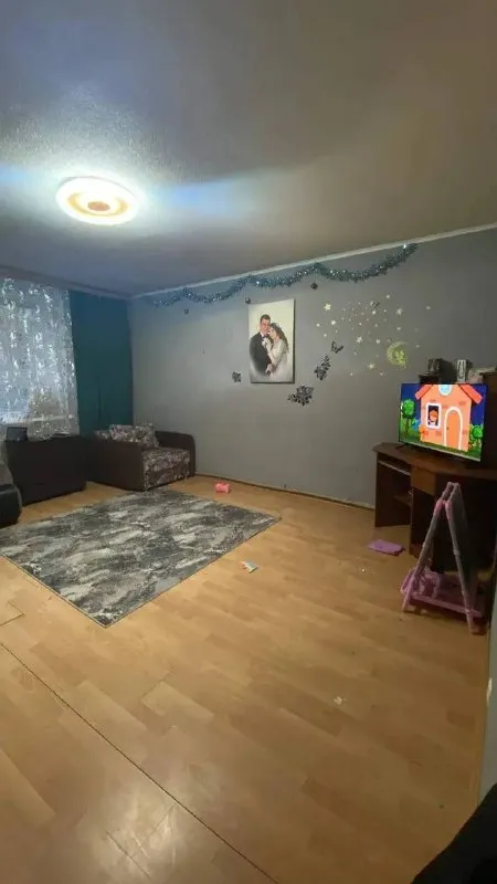 Сдаю трехкомнатную квартиру

🌇Донецк, ленинский район ( ул. Кирова)📌

✅С кухней-студией.
✅Квартира находится в жилом состоянии, частично меблирована и оснащена бытовой техникой.
👍Это отличный вариант для семьи с ребенком, а также для тех, кто располагает своей мебелью и техникой.

💰Стоимость 20 000 ₽ + к/у.

📲☎️+79493872678 Светлана
📲☎️+79493410484 Наталья

Подписаться  |  📩дать объявление
📲Наш max - фотография - 3