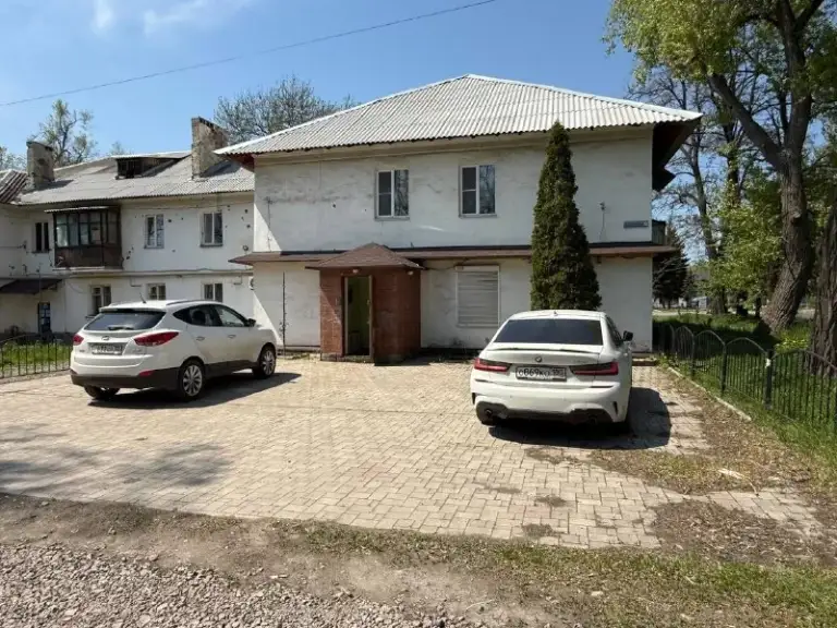 Продажа офиса возле площади бакинских комиссаров ! Отдельный вход‼️

Агентство недвижимости «статус» - твой выбор в мире недвижимости!🤝

📍Г. Донецк, куйбышевский район, ул. Куйбышева,142

📌Основные преимущества:
✅82 Кв. М
✅Автономное отопление;
✅Центральная канализация;
✅Отдельный вход ;
✅Ремонт в хорошем состоянии !
✅Своя парковка.

📌Все документы готовы к сделке!

💸 4 500 000 Руб

☎️+79495753652
📞+79490774949 - фотография - 1