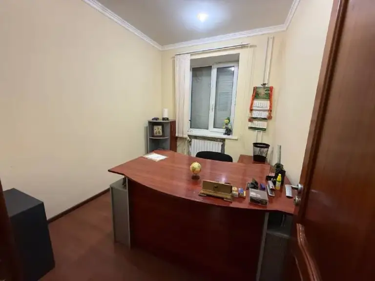 Продажа офиса возле площади бакинских комиссаров ! Отдельный вход‼️

Агентство недвижимости «статус» - твой выбор в мире недвижимости!🤝

📍Г. Донецк, куйбышевский район, ул. Куйбышева,142

📌Основные преимущества:
✅82 Кв. М
✅Автономное отопление;
✅Центральная канализация;
✅Отдельный вход ;
✅Ремонт в хорошем состоянии !
✅Своя парковка.

📌Все документы готовы к сделке!

💸 4 500 000 Руб

☎️+79495753652
📞+79490774949 - фотография - 4