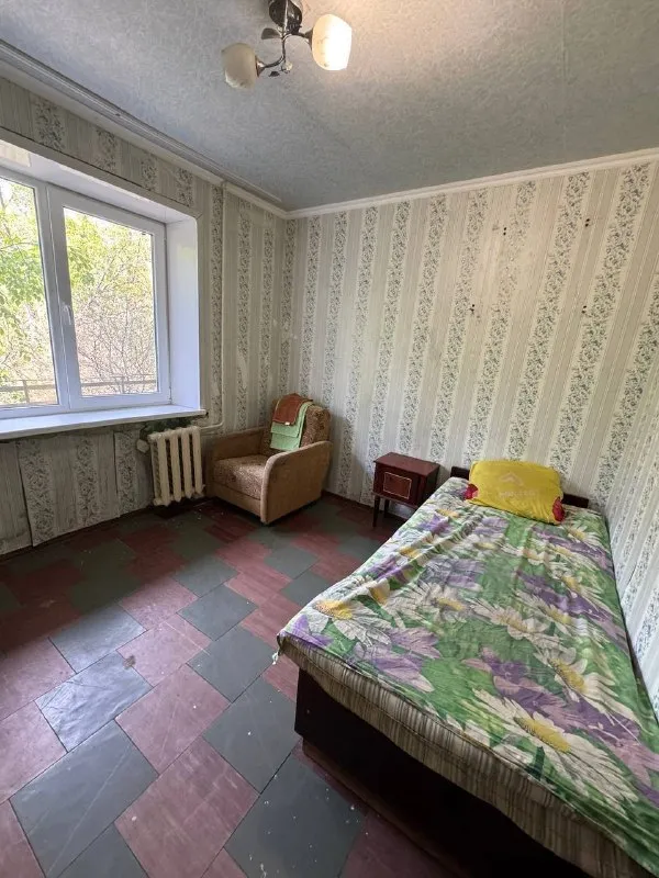 Аренда 4х комнатной квартиры в кировском районе - текстильщик/стоматология.

📍Улица петровского 99

Собственники рассмотрят любую категорию граждан. 8 спальных мест.
Вода 💦 идет согласно графику города. Напор хороший.
В квартире есть вся необходимая техника: стиральная машинка, холодильник, чайник.
Проведен интернет и кабельное.

Стоимость аренды 30.000₽
Оплата по факту заселения.
Ключи в агентстве.

Для просмотра звоните
📲 +79491690454 - фотография - 8