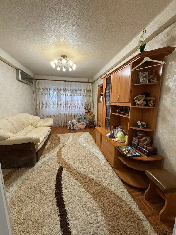 🏡Продаётся 3-трехкомнатная квартира
🌇Город: донецк днр
🏙️Район: петровский р-н
🗺Ориентир дск

• Этажность–2/5 жилого дома
• Общая площадь–56 м2

• Квартира не угловая
• В квартире выполнен косметический ремонт,
Трубы и сантехника заменены
• Квартира продаётся с мебелью
• Рядом школа, детский садик и продуктовый магазин
• Документы готовы
🔥Собственник

💴Цена: 5🍋000.000 рублей
☎️+7(949) 578-11-70 Данил

📨Подписаться - фотография - 2