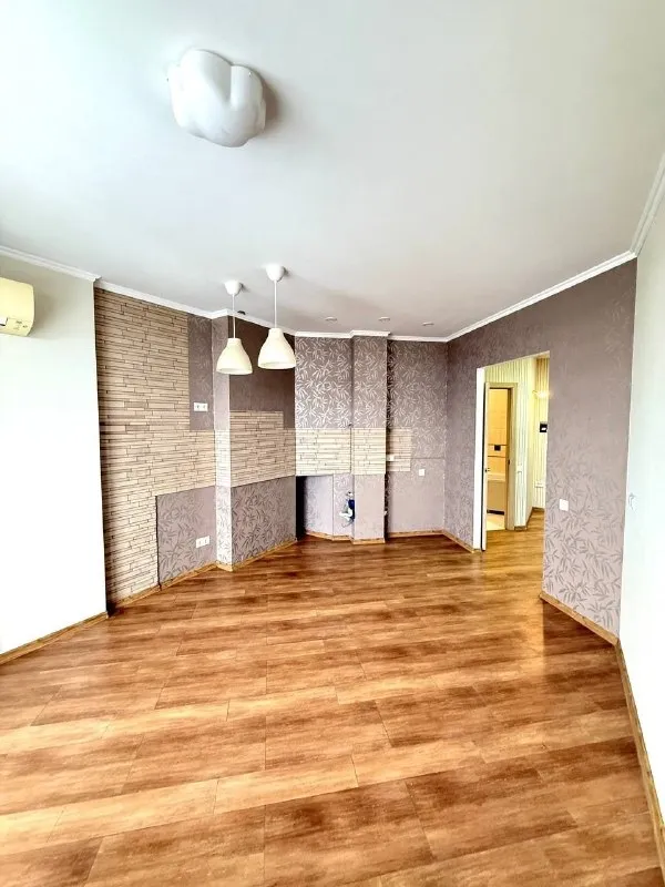 🏡Продам 1-однокомнатную квартиру
🌇Город: донецк днр
🏙️Район: киевский р-н
🗺Ориентир киевский исполком

• Этажность–13/17 жилого дома
• Общая площадь–43.7 м2
• Высота потолков–2.8 м

• В квартире выполнен ремонт,
В кухне и коридоре на полу керамогранит в обеих комнатах установлены кондиционеры, установлена насосная станция,
Имеется большой балкон площадью 8 м2
• Есть подземный паркинг
🔥Собственник

💴Цена: 5🍋000.000 рублей
☎️+7(949) 367-15-28

📨Подписаться - фотография - 4