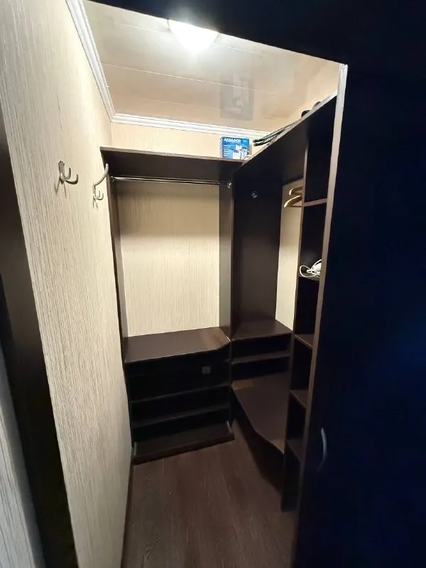 🏡Аренда 3-трехкомнатной квартиры
🌇Город: донецк днр
🏙️Район: кировский р-н
🗺Микрорайон текстильщик ул. Пинтера
• Этажность–4/9 жилого дома
• Общая площадь–65 м2
• Квартира сдаётся с евро ремонтом
• Дорогая мебель и техника
• Сдам семейной паре. Без маленьких детей и животных.
• Также могу рассмотреть одного человека
• В квартире есть все удобства для комфортного проживания
2 Кондиционера, бойлер, в подъезде установлен насос
Только на длительный срок
• На длительный срок, минимум 1 год.
• Сдам порядочным, адекватным арендаторам
🔥Собственник, без комиссии!!!
💴Цена: 45.000 руб+залог 45.000 возвращается при выезде
📲За более подробной информацией звоните
☎️+7(918) 444-23-76
📨Подписаться - фотография - 5