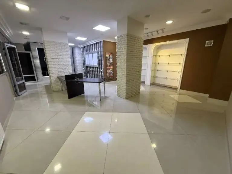 Продажа коммерческого помещения, в ворошиловском районе
🏣Город: донецк
🏗Район: ворошиловский
🚪Общая площадь - 140 м2
Стройте свое пространство с агентством недвижимости город.
Вы мечтаете - мы реализовываем💫
Продажа коммерческого помещения в доме новострой - панфилова - жк центральный.
Сигнализация - охрана 24/7
140 Кв. Метров
3.20 Высота потолков
Проходной поток
Парковка 🅿️ для авто
Отлично развита инфраструктура
Качественный ремонт с дизайнерским подходом в каждом квадратном метре.
Документы рф 🇷🇺
Собственник в донецке
💵Цена: 11 000 000 рублей
☎️Телефон: + 7 (949) 037 06 36 - фотография - 8