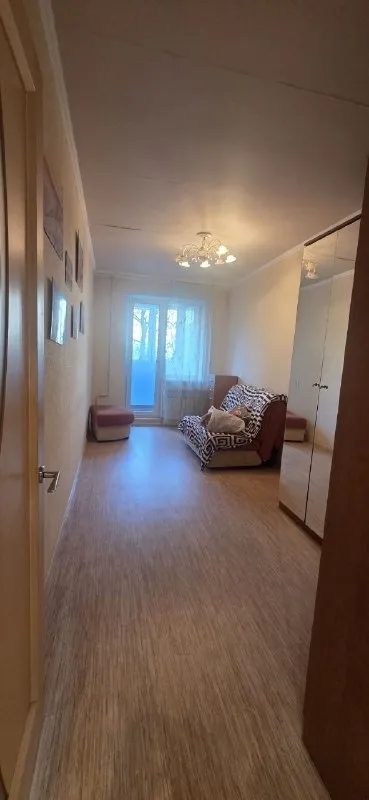 Сдаю долгосрочно!!!
Четырехкомнатную квартиру
🌇Горрд донецк, кировский район, на текстильщике📌
✅Просторная и светлая
✅В квартире вся мебель, быттехника, гардеробная, посудомоечная машина, 3 лоджии,
✅3 Этаж
💦Накопительная система воды
👍Отличная инфраструктура
💰Стоимость 50 000 ₽/месяц, дополнительно оплачиваются коммунальные платежи.
📲☎️+79493837193 Виктория ан
📲☎️+79384613180 (Тг, мах) - фотография - 3