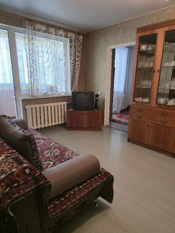 Продаю 3х комнатную квартиру

🌇Донецк, куйбышевский р-н, топаз, ул. Словацкая📌

✅4 Этаж 9-ти этажного дома.
✅Пластиковые окна, входная металлическая дверь
✅Заменены все сантехнические коммуникации.
👍Квартира в жилом состоянии, продаётся с мебелью и быттехникой (кондиционер, стиральная машина, холодильник)
✅2 Лоджии застеклены.

📑Документы к продаже готовы.
💰Цена: 4 млн ₽ торг возможен.

📲☎️+79493837193 Виктория ан
📲☎️+79384613180 (Тг, вотсап) - фотография - 3
