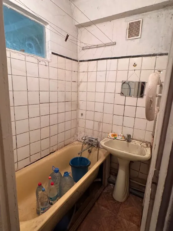 ‼️Продажа! Киевский проспект‼️
Продажа! Ориентир- северный автовокзал, пл. Шахтерская.
Квартира теплая, 5/5 ти, вода идет по графику, крыша не течет. Комнаты раздельные, общая площадь 42 кв. , без балкона ( эркер).
Отличное месторасположение!
Транспортная развязка прекрасная, рядом магазины, аптеки, супермаркет.
Документы готовы! Собственник на сделке
Цена 2,599,000р + торг!
+79498382599 Галина ан
*Ок. Риэлтор* - фотография - 9