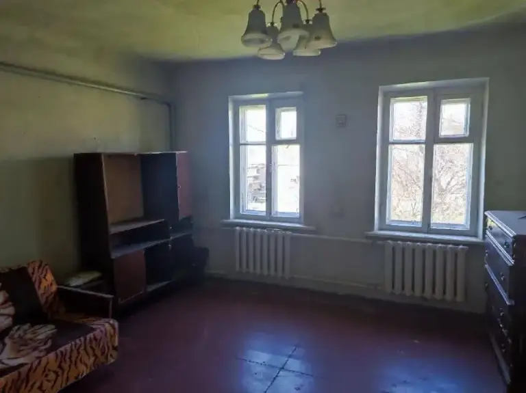 Продам двухкомнатную квартиру

🌇Донецк, кировский район, улица красная заря, недалеко от площади свободы  и начало текстильщика📌

✅Площадь 41 кв метр
✅Этаж 2/2
🚍Остановка в 5-7 минутах ходьбы, рядом с домом небольшой прод. Магазин.

❗️Квартира под ремонт, крыша не течет.

📑Документы готовы,
Прописанных ноль!
💰Цена 1 000 000 рублей❗️❗️❗️

📲☎️+79493268382 Виктория ан
*Ок. Риэлтор*

Подписаться  |  📩дать объявление
📲Наш max - фотография - 2