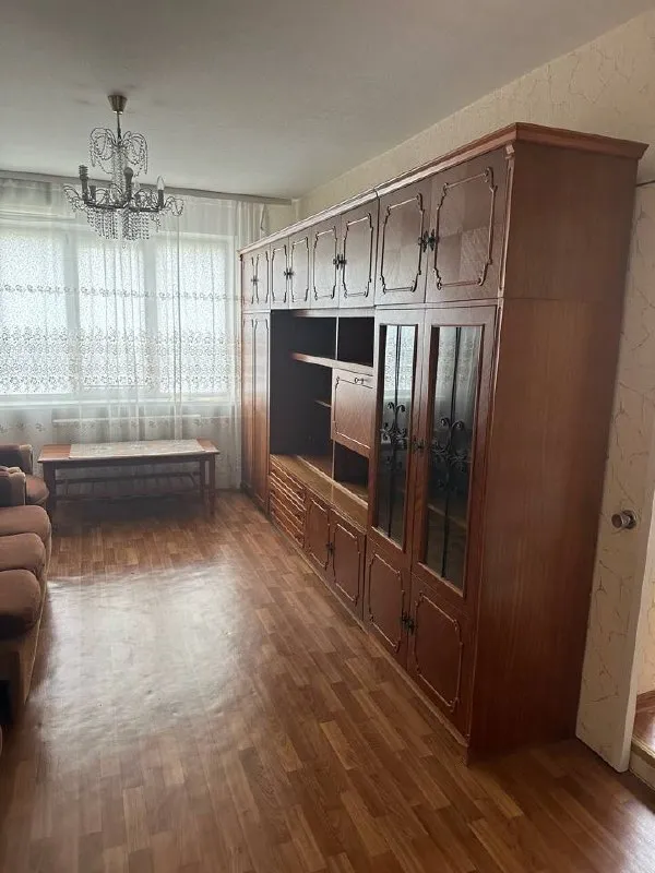 Аренда 3х комнатной квартиры в киевском районе - ветка.

🏣Город: донецк
🏗Район: киевский
📍Адрес: улица политбойцов
🏘Комнат - 3
🪜Этаж - 4
📐 Площадь - 69м2

Квартира полностью укомплектована всем необходимым для комфортного проживания.
Две спальни и гостиная.
Вода 💦 согласно графику города. Установлен новый бойлер, новая стиральная машинка.
Кондиционер, wi fi.
Объект лучше смотреть в живую, фото не качественные.

Рядом вся необходимая инфраструктура, остановка транспорта в пешей доступности.

Рассмотрят двоих мужчин. Семейную пару, дети старше 8 лет.
Без животных.
Только долгосрочная аренда.

Стоимость аренды 40.000₽
Оплата по факту заселения.

Для записи на просмотр звоните
📞+7-949-169-04-54
Покажем в удобное для вас время. - фотография - 4