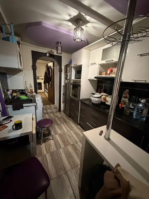 Аренда 2х комнатного дома в центре куйбышевского района.
🏣Город: донецк
🏗Район: куйбышевский
📍Адрес: улица хлебодарная
🏘Комнат - 2
🪜Этаж - 1
📐 Площадь - 57м2
В доме автономное отопление, газовый котел.
Вода 💦 идет согласно графику города.
Две раздельные комнаты. Автономное отопление
Есть место под машину.
Своя территория, огород, для любителей тишины и уединения.
Хорошая локация. Рядом есть вся инфраструктура: магазины, банки, аптеки, больница, пункты выдачи озон и валдберис.
Остановка транспорта в пешей доступности.
Рассмотрят семейную пару или одного двух человек, мирных профессий.
Стоимость аренды 45.000₽ - торг
Оплата по факту заселения. В офис приезжать не нужно.
Для записи на просмотр звоните
📞+7-949-169-04-54
Покажем в удобное для вас время. - фотография - 5
