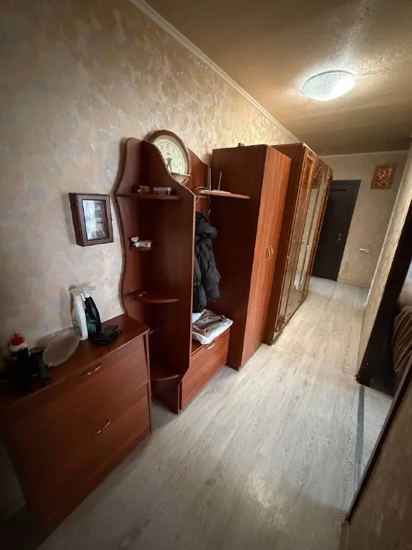 Аренда 3-х комнатной квартиры в киевском районе донецка!

Агентство недвижимости «статус» - твой выбор в мире недвижимости!🤝

📍Г. Донецк, киевский район, ул. Кутузова

✅Вода по графику
✅Этаж 8/9
✅Квартира полностью укомплектована мебелью и техникой
✅Рядом школа — удобно для семей с детьми;
✅В шаговой доступности рынок и магазин;
✅Спокойная обстановка спального района.

💸 35 000 Руб/мес

☎️+79495753652
📞+79490774949 - фотография - 3