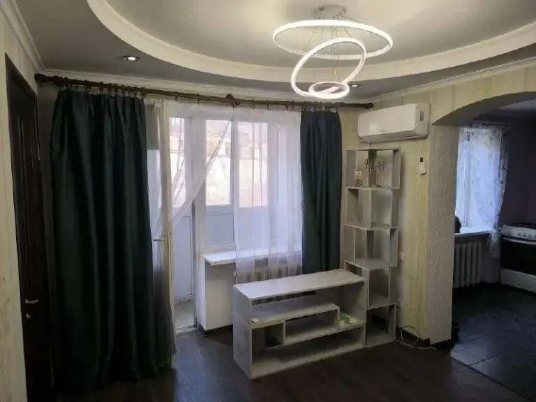 Продается двухкомнатная квартира в кировском районе, ул. Дагестанская 📍

• Этаж: 1 из 3 🏢
• Площадь: 33 м2 📐
• Цена: 2 500 000 рублей 💰

Прекрасная двухкомнатная квартира в хорошем состоянии! ✨ в квартире остается вся мебель и техника. 🛋️📺

Одно из главных преимуществ – круглосуточное водоснабжение благодаря накопительному баку.

💧🚰

🚘🏡Инфраструктура: рядом есть все необходимое - магазины, аптека, больница, детский садик, школа, конечная остановка «абакумова»

Квартира принадлежит одному собственнику, прописанных нет. 📄 все документы оформлены в росреестре. 🏛️✅

Цена 2 500 000 млн 🍋 без комиссии!!!

Для записи на просмотр звоните: +79495925765 милана - фотография - 4