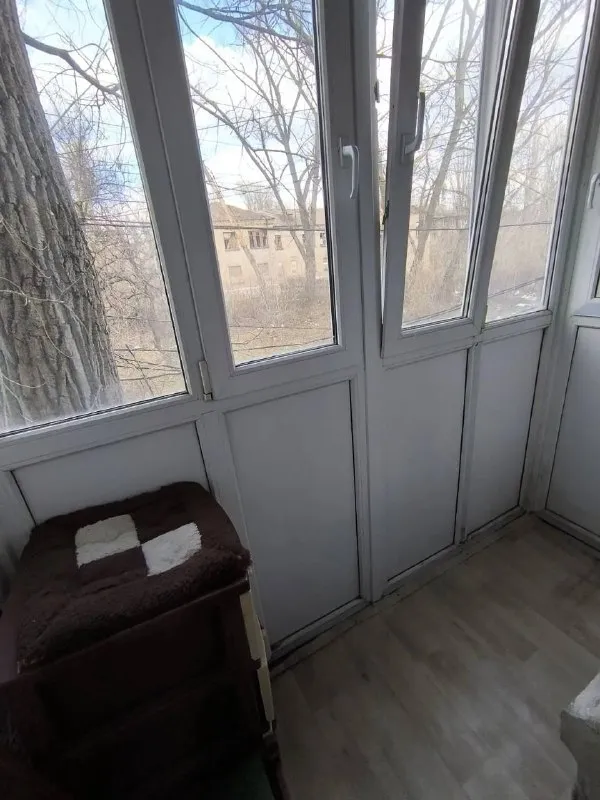 Продается двухкомнатная квартира в кировском районе, ул. Дагестанская 📍

• Этаж: 1 из 3 🏢
• Площадь: 33 м2 📐
• Цена: 2 500 000 рублей 💰

Прекрасная двухкомнатная квартира в хорошем состоянии! ✨ в квартире остается вся мебель и техника. 🛋️📺

Одно из главных преимуществ – круглосуточное водоснабжение благодаря накопительному баку.

💧🚰

🚘🏡Инфраструктура: рядом есть все необходимое - магазины, аптека, больница, детский садик, школа, конечная остановка «абакумова»

Квартира принадлежит одному собственнику, прописанных нет. 📄 все документы оформлены в росреестре. 🏛️✅

Цена 2 500 000 млн 🍋 без комиссии!!!

Для записи на просмотр звоните: +79495925765 милана - фотография - 6