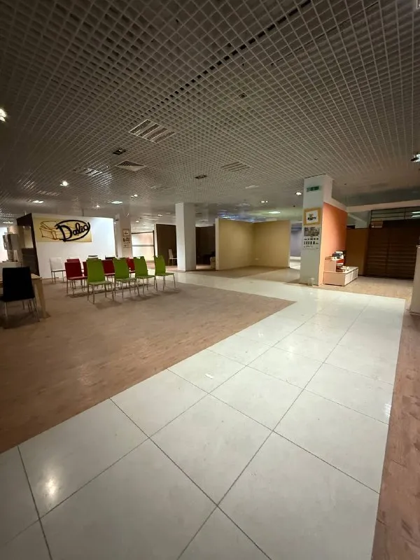 Аренда коммерческой недвижимости в куйбышевском районе

🏣Город: донецк
🏗Район: куйбышевский
🚪Общая площадь - 7994 м2

Сдается в аренду коммерческая недвижимость в куйбышевском районе, улица 9 января, бывший гипермаркет мебели margo.

Документы рф 🇷🇺

📍7994 Квадратных метров
1 - Этаж торгового помещения составляет - 2893 кв. Метров
2 - Этаж торгового помещения составляет - 2895 кв. Метров.

Цокольное помещение составляет - 2145 кв. Метров из них :
✔️Торговая площадь - 460 кв. Метров с отдельным входом.
✔️Склад - 1448 квадратных метров.
.. . 36 Кв. Метров.
📍В основном здании 2 этажа - подъем по эскалатору или лестнице.
- На каждом этаже, санузел. 🚻

✔️Асфальтированная территория - большая парковка для клиентов и сотрудников
✔️Рампа, тп
✔️Противопожарная система
✔️Охрана

📍Все необходимые коммуникация проведены

📍Транспортная развязка в любую точку города. Легко найди, подъехать, парковаться и т. Д.

💵Цена: 1 000 рублей за 1м2
☎️Телефон: +7 (949) 505 93 39 - фотография - 5