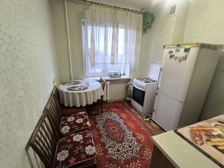 Продам однокомнатную квартиру
🌇Донецк в калининском районе, улица пархоменко 4, ориентир - парк "строитель". 📌
🏢Этаж - 9/9
🚪Общая площадь - 36 м2
✅Квартира крупногабаритная.
✅Кровля не течет, собственник перекрывал крышу сам
✅Квартира теплая, не угловая
👍Коммуникации поменяны
💦Вода согласно графику - фотография - 5