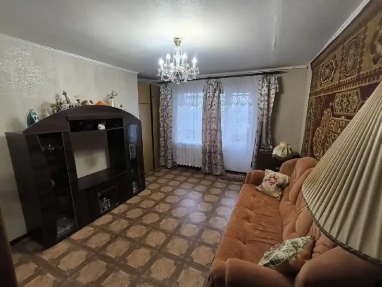 Продажа 1-комнатной в калининском районе

Стройте свое пространство с агентством недвижимости город.
Вы мечтаете - мы реализовываем💫

🏗Район: калининский
🏘Комнат - 1
🏢Этаж - 9/9
🚪Общая площадь - 36 м2

Продается квартира в калининском районе донецка, улица пархоменко 4, ориентир - парк "строитель".

Квартира крупногабаритная.

📌Кровля не течет, собственник перекрывал крышу сам
📌Квартира теплая, не угловая
📌Коммуникации поменяны
📌Вода согласно графику

Прописанных нет. Документы полностью готовы к сделке

💵Цена: 2 900 000 рублей
☎️Телефон: +7 (949) 513 85 58 - виктория - фотография - 1