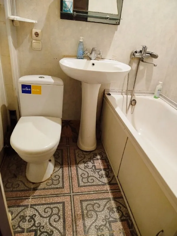 🏡Продаётся 2-двухкомнатная квартира
🌇Город: донецк днр
🏙️Район: куйбышевский р-н
🗺Микрорайон октябрьский
• Этажность–5/5 жилого дома
• Общая площадь–42.7 м2
• Квартира под ремонт, не угловая крыша поменяна
• Рядом больница, рынок, магазины, детский садик, школа и остановка общественного транспорта
🔥Собственник
💴Цена: 2🍋500.000 рублей
☎️+7(949) 419-04-95 Татьяна
📨Подписаться - фотография - 6