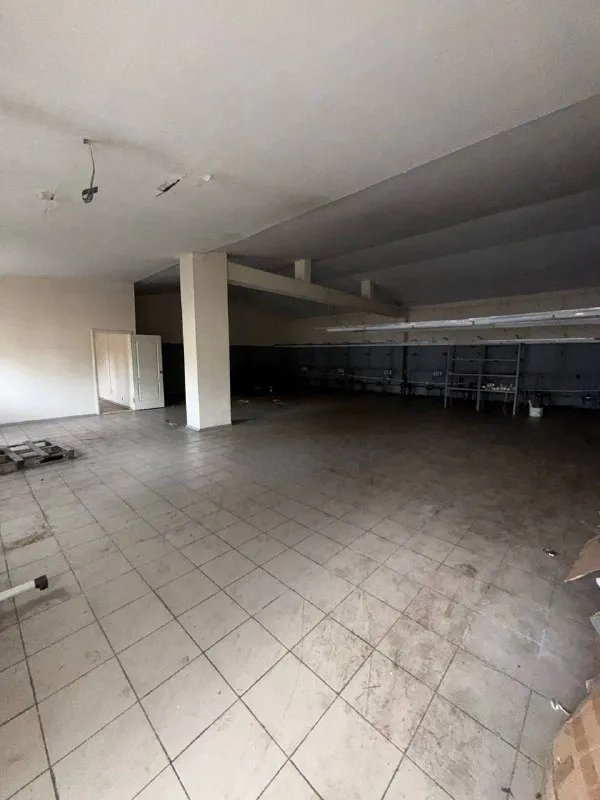 ☎️+79490370636
☎️+79495059339
Продажа коммерческого помещения - 341 квадратных метров!
Ленинский район, ул. Левобережная (мрэо № 1)
Стройте свое пространство с агентством недвижимости город.
Вы мечтаете - мы реализовываем.
📌Площадь помещения: 341,8 м²
📌На территории имеется отдельно стоящее офисное помещение площадью 40 м²
📌Площадь участка: 0,1840 га (в аренде)
📌Коммуникации: свет, вода, центральная канализация
📌Два заезда: под легковой и грузовой транспорт
📌Территория: огорожена забором, полностью асфальтирована
Помещение ранее использовалось под цех по производству чулочно-носочных изделий.
📍Около 50 станков
Подходит под производство, склад, автосервис, логистику, мастерскую или цех любого профиля
Документы готовы к продаже!
Цена: 27.000.000
☎️+79490370636
☎️+79495059339 - фотография - 4