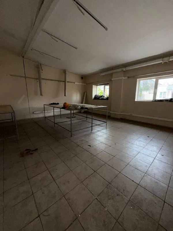 ☎️+79490370636
☎️+79495059339
Продажа коммерческого помещения - 341 квадратных метров!
Ленинский район, ул. Левобережная (мрэо № 1)
Стройте свое пространство с агентством недвижимости город.
Вы мечтаете - мы реализовываем.
📌Площадь помещения: 341,8 м²
📌На территории имеется отдельно стоящее офисное помещение площадью 40 м²
📌Площадь участка: 0,1840 га (в аренде)
📌Коммуникации: свет, вода, центральная канализация
📌Два заезда: под легковой и грузовой транспорт
📌Территория: огорожена забором, полностью асфальтирована
Помещение ранее использовалось под цех по производству чулочно-носочных изделий.
📍Около 50 станков
Подходит под производство, склад, автосервис, логистику, мастерскую или цех любого профиля
Документы готовы к продаже!
Цена: 27.000.000
☎️+79490370636
☎️+79495059339 - фотография - 5