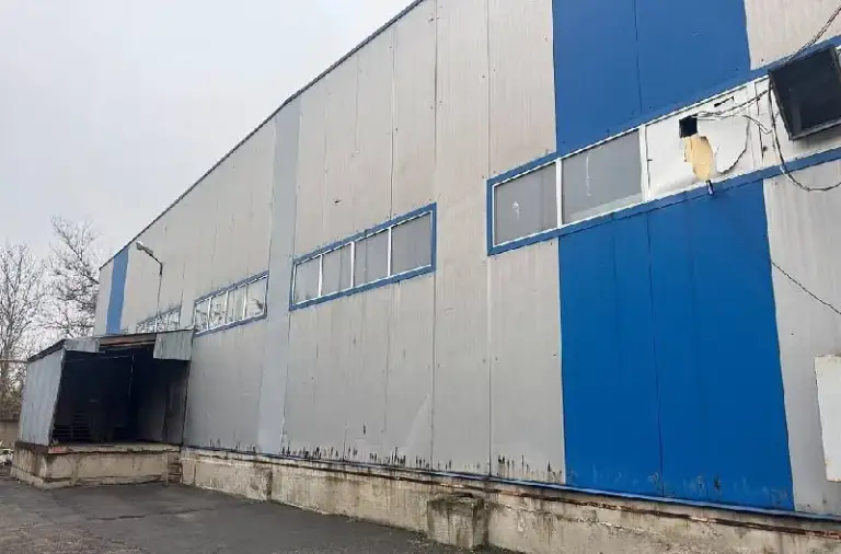 Сдается в аренду складское помещения с рампой 1800м2
🌇Донецк, куйбышевский район -парк щербакова- ул. 9 января📌
✅Закрытая охраняемая территория
📍Куйбышевский район
💦Вода по графику
🥷Охрана 24 часа
✅Отопление газ
📑Рос. ,реестр
✅Крыша не течет
📲☎️79495059339
📲☎️79496307778
Подписаться | 📩дать объявление
📲Наш max - фотография - 2