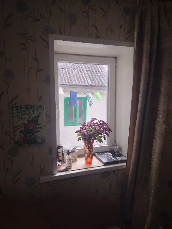 🏡Продаётся отдельно стоящий дом
🌇Город: донецк днр
🏙️Район: ленинский р-н
🗺Микрорайон боссе, улица пухова

• Общая площадь дома 50 м2

• Дом шлаконаливной, газифицированный, газовое отопление (двухконтурный котёл)
• Окна частично пластиковые

• Вода круглосуточно
• Канализация септик
• Есть погреб
• На территории участка есть газифицированная летняя кухня, площадью 20 м2

• Так же есть хоз постройки и огород площадью 2 сотки земли
• Рядом рынок боссе, магазины, школа, детский садик и остановка общественного транспорта
🔥Собственник

💴Цена: 5🍋000.000 рублей
☎️+7(949) 362-30-57

📨Подписаться - фотография - 7
