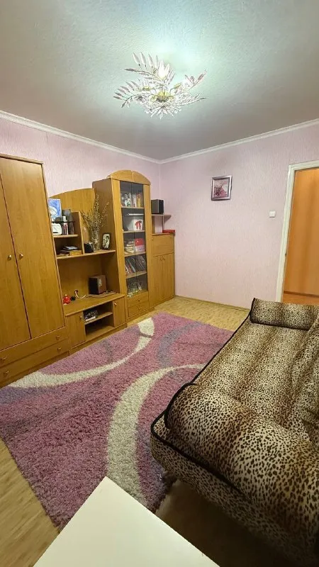 Продажа 3-комнатной квартиры в кировском районе

Стройте свое пространство с агентством недвижимости город.
Вы мечтаете - мы реализовываем💫

🏗Район: кировский
🏘Комнат - 3
🏢Этаж - 5/9
🍞Кухня - 9 м2
🚪Общая площадь - 67,3 м2

Продается трехкомнатная квартира в кировском районе, улица терешкова, ориентир - ледовый дворец, микрорайон "текстильщик".

Квартира готова к проживанию :
✔️Мебель и бытовая техника остается
✔️Отличный вариант, зайти и жить
✔️Вода доходит по графику
✔️Окна пластиковые

Инфраструктура отлично развита, рядом с домом :

✔️Магазины, супермаркеты
✔️Школа, детский сад
✔️Салоны красоты
✔️Банк, аптека
✔️Остановка транспорта (развязка в любую точку города).

Документы рф 🇷🇺
Собственник на сделке.

Показ в любой день с 9.00 до 11.00 или с 16.00 до 20.00

💵Цена: 5 500 000 рублей торг
☎️Телефон: +7 (949) 150 50 39 - фотография - 7