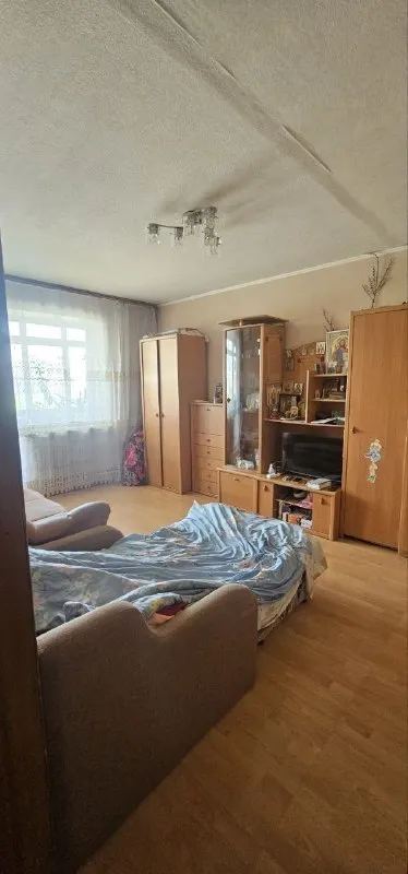 Продается 1-комнатная квартира
Продажа от собственника❗️

🌇Донецк на ул. Пухова (боссе)📌

✅35.2 М жилая площадь.
✅5 Этаж 10 этажного дома.
✅Не угловая.
✅Квартира теплая.
💦Вода постоянно (по графику + водонакопительный бак на 750 л). Бойлер.
✅ - фотография - 5