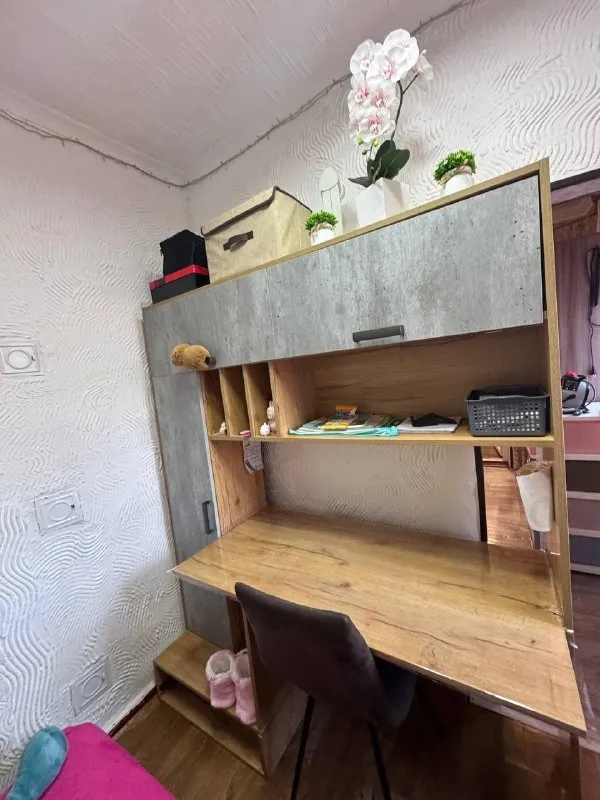 Продажа уютного жилого дома в зугрэсе
🏡 Посёлок южный, зугрэс улица мира— прекрасное место для спокойной жизни!
📏 Общая площадь: 42 кв. М.
🔹 Дом полностью утеплён, установлены пластиковые окна
🔹 Имеется сухой подвал для хранения
🔹 Санузел расположен внутри дома, и на улице (на летней период, для удобства )установлен нагревательный бак
🔹 Просторная летняя кухня, удобный навес и собственный колодец. Центральный водопровод заведен в дом.
🔹 Печное отопление для комфорта в холодное время года
🌳 Участок земли площадью 5 соток — идеально для сада и отдыха
✅В доме остается вся мебель. 📑документы готовы к продаже
✅ Собственник. Стоимость дома 2.500.000₽. Телефон+79490862059. Виктория
▪️ Недвижимость большого харцызска 👈 подписаться
▪️ Разместить объявление
▪️ Обсудить - фотография - 6