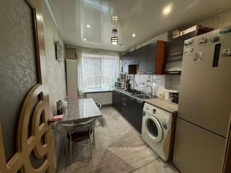 🏡Продаётся 4-четырехкомнатная квартира
🌇Город: донецк днр
🏙️Район: ленинский р-н

• Этажность–3/5 жилого дома
• Жилая площадь–61 м2

• Квартира после ремонта, продаётся с мебелью
• Вода по графику
• Рядом магазины, стоматология
• Документы готовы
🔥Собственник

💴Цена: 7🍋000.000 рублей
☎️+7(949) 564-50-06

📨Подписаться - фотография - 6