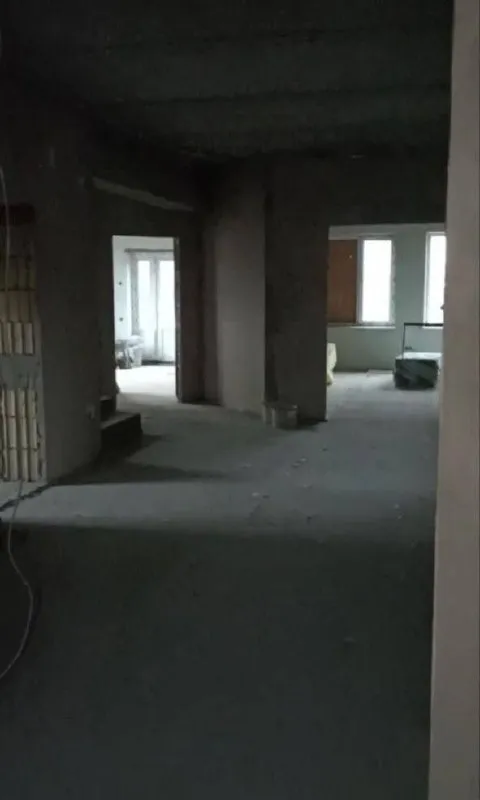 Продам просторный дом 450 м²

🌇Киевский район, гладковка. 📌

✅Дом состоит из двух этажей и цокольного этажа. В цоколе планировались спортзал, подсобные помещения и котельная.

✅Дом построен из тёплых керамоблоков (привезены из польши). Снаружи дополнительно утеплён минеральной ватой 5 см и отштукатурен.
✅Для отделки цокольного этажа на участке уже имеется природный камень.

✅Внутри дома выполнены основные работы:
- Полностью сделана внутренняя штукатурка
- Разведена электропроводка по всему дому
- Установлены мраморные подоконники
- Крыша - гибкая черепиц. .. B0.png')">💰 стоимость — 40 000 за м².
Это примерно 1/3 от текущей стоимости строительства такого дома.

👍Отличный вариант для тех, кто хочет закончить дом под себя и значительно сэкономить на строительстве.

📲☎️+7(967)135-22-29

Подписаться  |  📩дать объявление
📲Наш max - фотография - 2