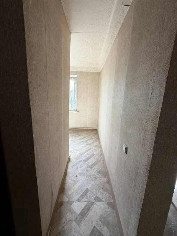 Продаётся 4-х комн. Квартира

🌇Г. Донецк, куйбышевский р-н, ул. Пр. Кремлевский, ориентир 21 больница. 📌

Стоимость снижена❗️

✅Особенности объекта:
- 5/5 Этаж;
- S=86 м² общая, кухня 8м²;
- Комнаты раздельные,
- Сан. Узел раздельный;
- Окна: металлопластиковые;
- ⛽Газифицирована;
✅Состояние: частично выполнен косметический ремонт.

📑Документы готовы к сделке.
🔥Цена ниже рынка ! - фотография - 7