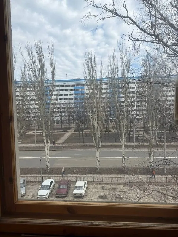 Продам двухкомнатную квартиру

🌇Донецк, киевский район,
Улица артема 138📌

Срочная продажа❗️
✅Этаж 5\5
✅Общая s=52,5 м².
✅Крыша не течет, потолки высокие.
✅Состояние требуется косметический ремонт.
📍В шаговой доступности от дома: тц донецк сити, бц акула, гимназия № 70, остановки, магазины.

📑 Документы готовы.
💰Цена 3.200.000 ₽, торг❗️

📲☎️+7(949)33-63-759

Подписаться  |  📩дать объявление
📲Наш max - фотография - 1