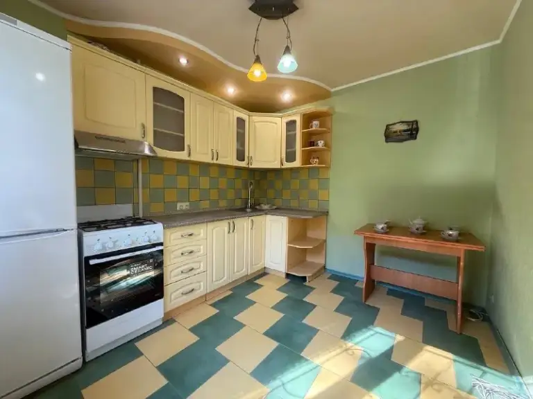 Продажа 3х комнатной квартиры на цирке - пр. Ленинский 12 !

Агентство недвижимости «статус» - твой выбор в мире недвижимости!🤝

📍 Адрес: г. Донецк, ленинский район, проспект ленинский 12

📌Основные преимущества:

✅70 Кв. М
✅ Этаж 2/9
✅В квартире сделан косметический ремонт ! Состояние - заходи и живи !
✅Новая мебель и техника !
✅Окна и коммуникации поменяны !

📌Все документы готовы к сделке!

💸 6 350 000 Руб

☎️+79495753652
📞+79496455686 - фотография - 2