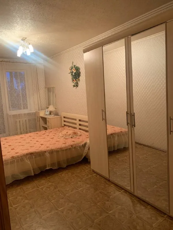 Сдается в аренду 2-комнатная квартира в киевском районе

Стройте свое пространство с агентством недвижимости город.
Вы мечтаете - мы реализовываем💫

🏗Район: киевский
🏘Комнат - 2

Сдается в аренду двухкомнатная квартира в киевском районе, ориентир - "галактика", улица артема.

Услуги агентства по факту вселения при подписании договора

⚜️ Просторные комнаты
⚜️ Новый ремонт
⚜️ Бронированная дверь
⚜️ Есть вся необходимая мебель и техника для комфортного проживания

Фото некачественные, лучше смотреть вживую!

Инфраструктура:
⚜️ Рядом есть вся инфраструктура - трц "галактика", спортмакс, рынок, магазины, две школы, садик, банки
⚜️ Хорошая транспортная развязка

Вода идёт согласно графику - отличный напор!

💵Цена: 30 000 рублей
☎️Телефон: +7 (949) 585 49 55 - фотография - 2