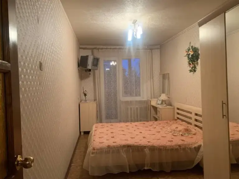 Сдается в аренду 2-комнатная квартира в киевском районе

Стройте свое пространство с агентством недвижимости город.
Вы мечтаете - мы реализовываем💫

🏗Район: киевский
🏘Комнат - 2

Сдается в аренду двухкомнатная квартира в киевском районе, ориентир - "галактика", улица артема.

Услуги агентства по факту вселения при подписании договора

⚜️ Просторные комнаты
⚜️ Новый ремонт
⚜️ Бронированная дверь
⚜️ Есть вся необходимая мебель и техника для комфортного проживания

Фото некачественные, лучше смотреть вживую!

Инфраструктура:
⚜️ Рядом есть вся инфраструктура - трц "галактика", спортмакс, рынок, магазины, две школы, садик, банки
⚜️ Хорошая транспортная развязка

Вода идёт согласно графику - отличный напор!

💵Цена: 30 000 рублей
☎️Телефон: +7 (949) 585 49 55 - фотография - 3