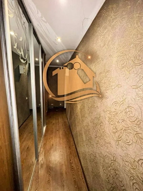 Продажа 2х комнатной квартиры

🌇Донецк в киевском  районе,
Микрорайон "путиловка", проспект партизанский 52.📌

🏢Этаж - 3/3
✅Выполнен косметический ремонт
✅Заменены коммуникации 🛁
✅Металлопластиковые окна 🪟

📑Документы готовы!
🙅Прописанных нет!
💰Цена: 2 000 000 рублей (торг)

📲☎️+7 (949) 513 85 58

Подписаться  |  📩дать объявление
📲Наш max - фотография - 2