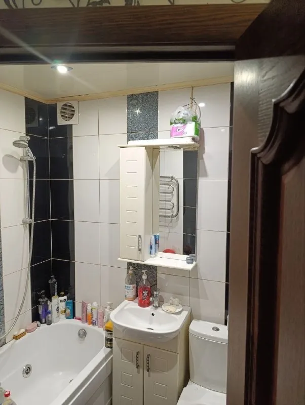 🏡Продам 1-однокомнатную квартиру
🌇Город: донецк днр
🏙️Район: киевский р-н
🗺Улица университетская, ориентир шахтёрская площадь

• Этажность–4/5 жилого дома
• Общая площадь–31.4 м2

• Квартира не угловая,
Жилое состояние
• Рядом школа, детский садик, больница, продуктовые магазины и остановка общественного транспорта
• Документы готовы
🔥Собственник

💴Цена: 3🍋500.000 рублей
☎️+7(949) 404-14-97

📨Подписаться - фотография - 4