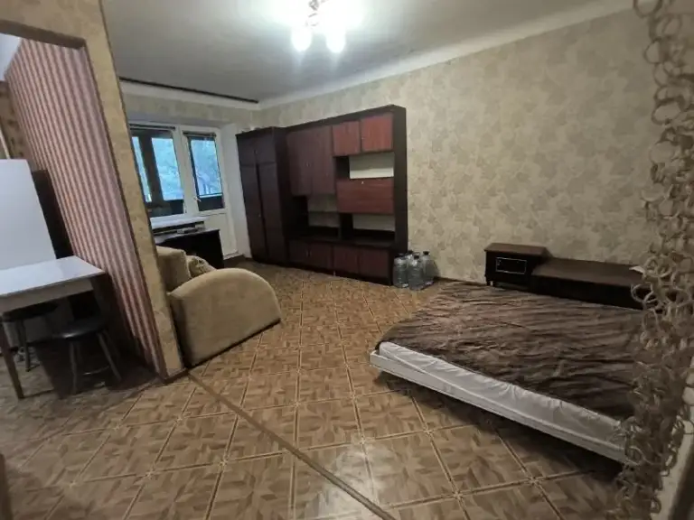 Продажа 1-комнатной квартиры в киевском районе

Стройте свое пространство с агентством недвижимости город.
Вы мечтаете - мы реализовываем💫

🏗Район: киевский
🏘Комнат - 1
🏢Этаж - 4/5
🍞Кухня - 7 м2
🚪Общая площадь - 32 м2

Продается однокомнатная квартира в киевском районе районе донецка, улица щорса 59.

📌Вода по графику
📌Отопление новое
📌Квартира теплая
📌Пластиковые окна

Отличное месторасположение, все в пешей доступности, центральная часть донецка, но в то же время тихо и спокойно.

Рядом магазины, школы, детские садики, больница.

✔️Тихий центр

Отличная цена

💵Цена: 2 200 000 рублей
☎️Телефон: +7 (949) 513 85 58 - фотография - 5