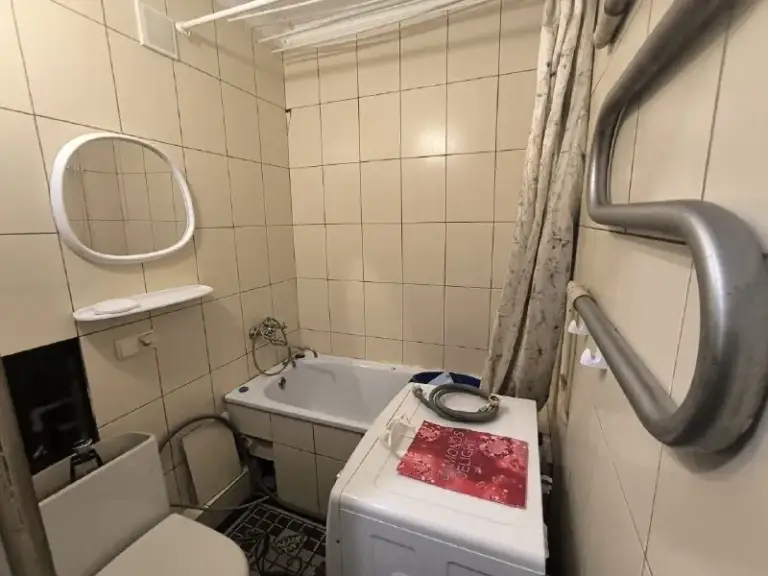 Продажа 1-комнатной квартиры в киевском районе

Стройте свое пространство с агентством недвижимости город.
Вы мечтаете - мы реализовываем💫

🏗Район: киевский
🏘Комнат - 1
🏢Этаж - 4/5
🍞Кухня - 7 м2
🚪Общая площадь - 32 м2

Продается однокомнатная квартира в киевском районе районе донецка, улица щорса 59.

📌Вода по графику
📌Отопление новое
📌Квартира теплая
📌Пластиковые окна

Отличное месторасположение, все в пешей доступности, центральная часть донецка, но в то же время тихо и спокойно.

Рядом магазины, школы, детские садики, больница.

✔️Тихий центр

Отличная цена

💵Цена: 2 200 000 рублей
☎️Телефон: +7 (949) 513 85 58 - фотография - 8