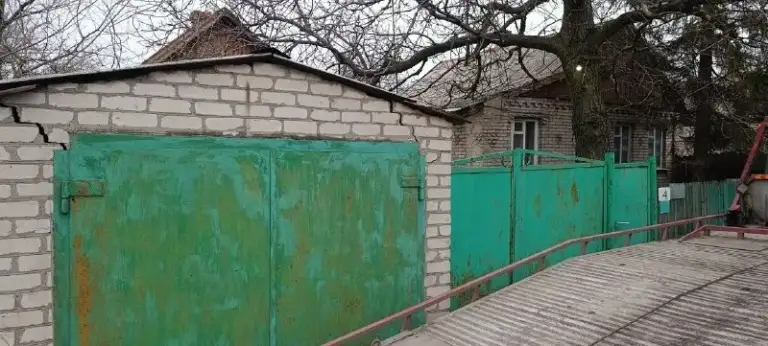 🏡Продам дом в городе
Торез днр

• Участок 6-соток земли

• Санузел и ванная комната в доме
• Дом продаётся с мебелью
• На территории участка есть гараж, хоз постройки, летняя кухня и скважина для воды
• Документы готовы
🔥Собственник

💴Цена: 550.000 рублей
☎️+7(949) 337-61-69 Геннадий

📨Подписаться - фотография - 2