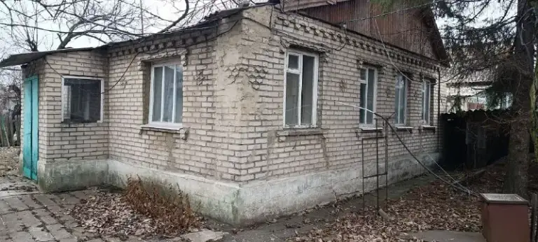 🏡Продам дом в городе
Торез днр

• Участок 6-соток земли

• Санузел и ванная комната в доме
• Дом продаётся с мебелью
• На территории участка есть гараж, хоз постройки, летняя кухня и скважина для воды
• Документы готовы
🔥Собственник

💴Цена: 550.000 рублей
☎️+7(949) 337-61-69 Геннадий

📨Подписаться - фотография - 3